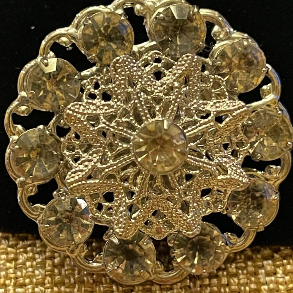 Silver-toned brooch